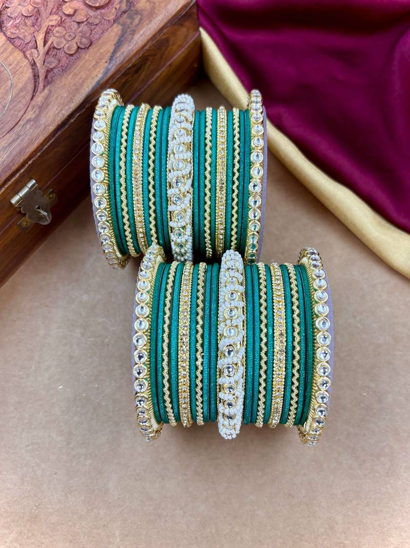 Ethnic pearl kundan set