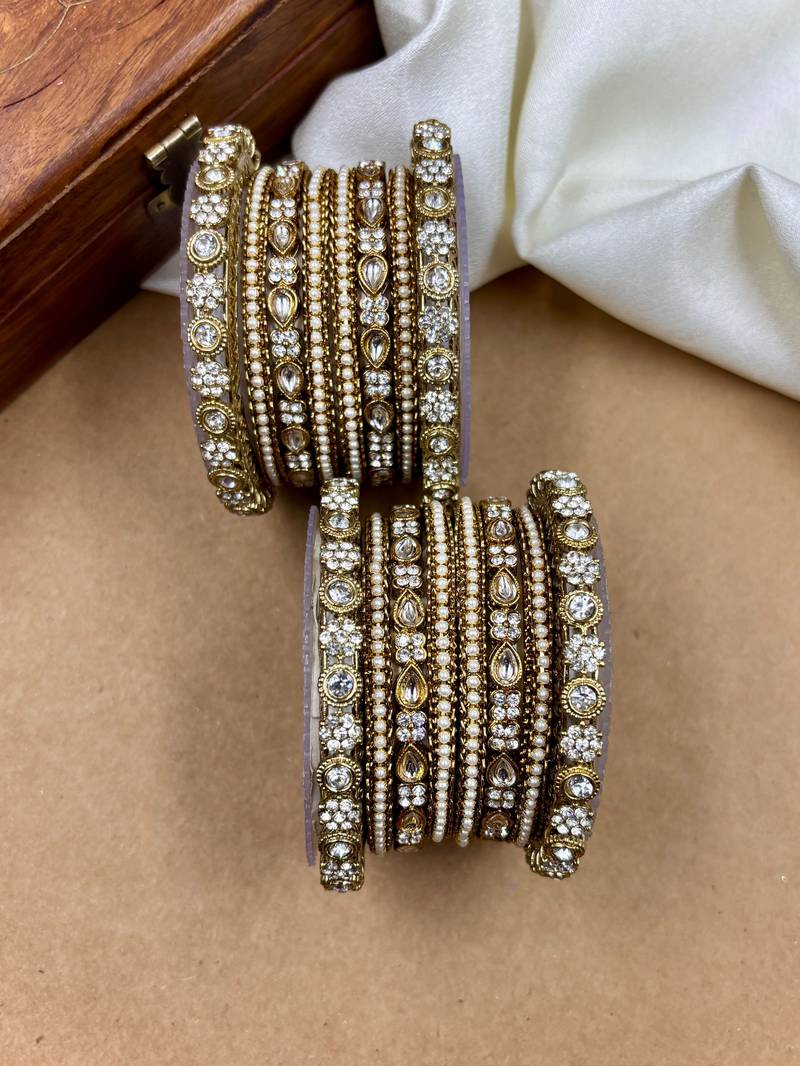 Antique style kundan diamond set