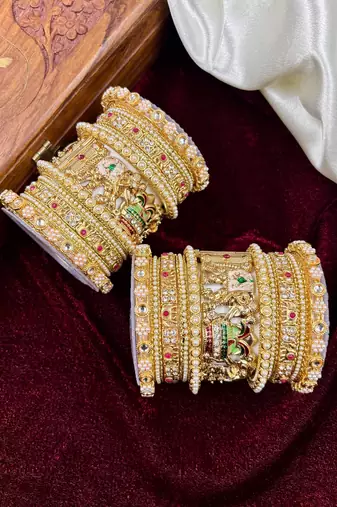 Heritage rajwadi bangles set