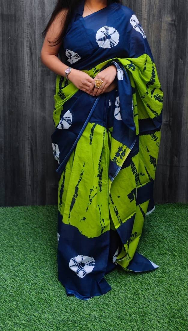 Green soft mul cotton saree with unstiched attached blouse piece