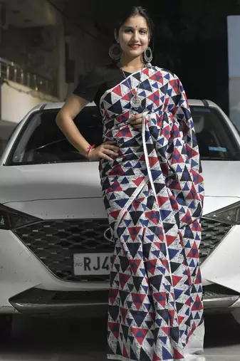 Multicolor soft mul cotton saree with unstiched attached blouse piece