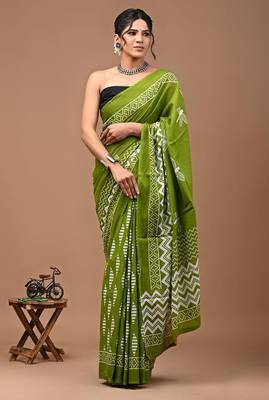 Green soft mul cotton saree with unstiched attached blouse piece 1