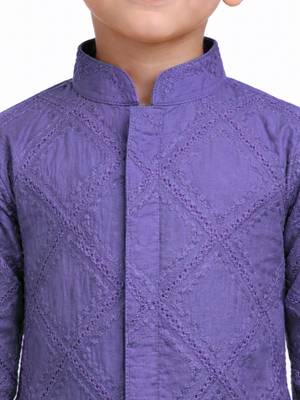 Boys purple hakoba cotton kurta pyjama set with geometric thread embroidery 2