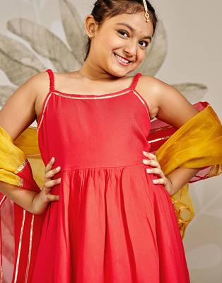 Girls red rayon kurta palazzo set with dupatta 2