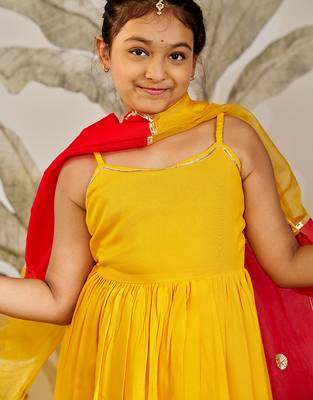 Girls mustard rayon kurta palazzo set with dupatta 2