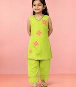 Girls parrot green cotton slub applique abstract embroidery sleeveless kurta with pyjama set