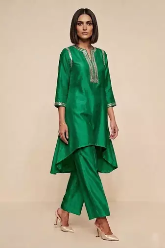 Emerald green embroidered raw silk kurta set