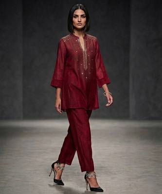 Maroon embroidered chanderi kurta set 1