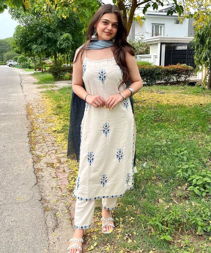 White straight kurta set with dupatta