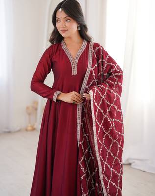 Women Designer Maroon Anarkali Kurta with Heavy Border Work 3