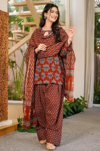 Marooncambric cotton printed kurti set with salwar & dupatta