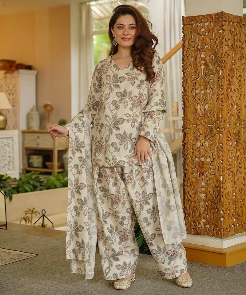 Offwhite designer cambric cotton printed kurti set with salwar & dupatta – full stitched daily & office wear