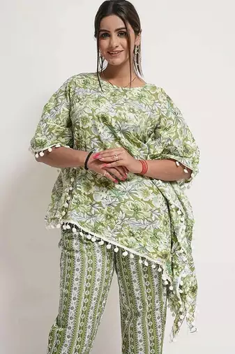Green floral cotton blend floral print free size co ord set