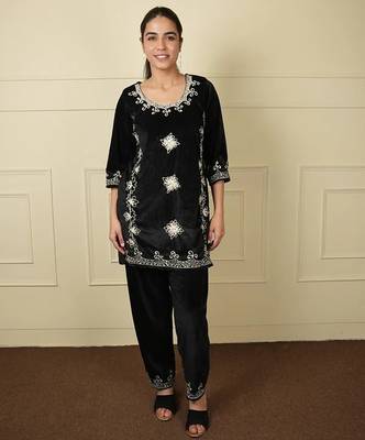 Black velvet strechable fabric embroidery co ord set 1