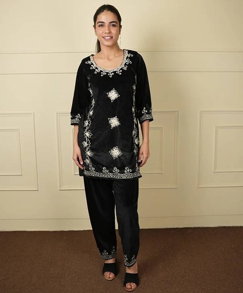 Black velvet strechable fabric embroidery co ord set