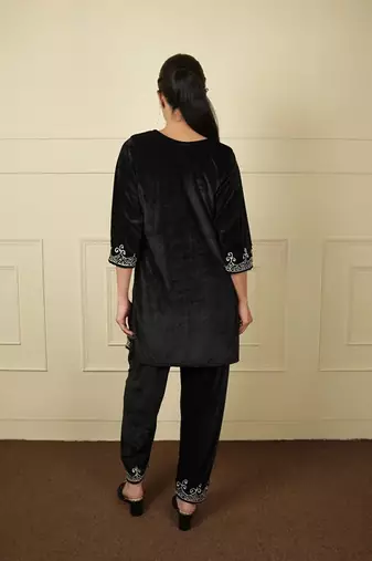 Black velvet strechable fabric embroidery co ord set