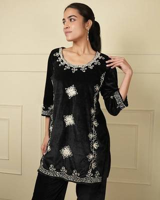 Black velvet strechable fabric embroidery co ord set 3
