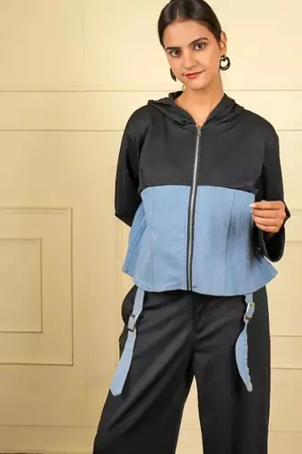 Black denim blue stretchable fabric zipper free size co ord set