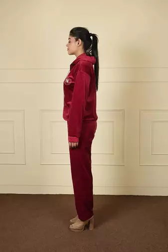 Mehroon velvet supersoft strecthable fabric zipper with hoddie pattern free size co ord set
