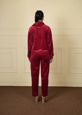 Mehroon velvet supersoft strecthable fabric zipper with hoddie pattern free size co ord set 3