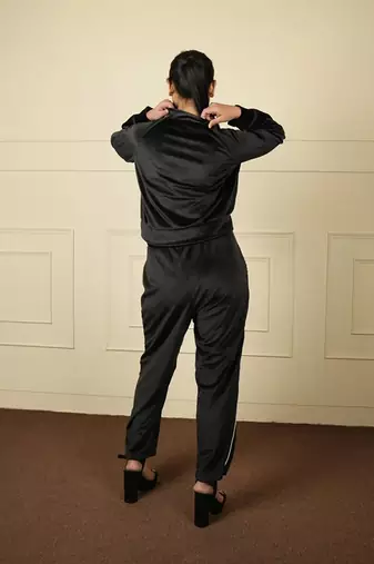 Black velvet supersoft zipper free size co ord set