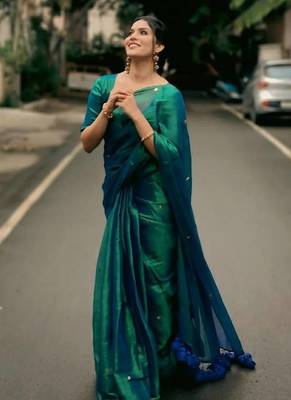 Green tissue silk blend saree 1