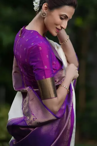 Off white soft silk blend banarasi jacuard work designer saree with blouse