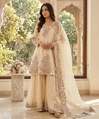 cream embroidered kurta set 3