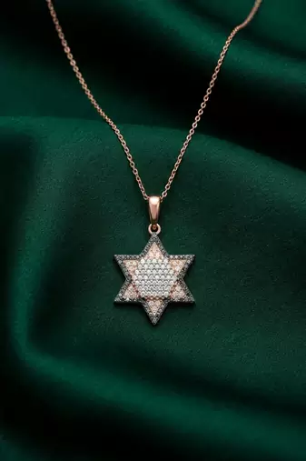 925 sterling silver rose gold-plated star pendant necklace with pavé crystal detailing for women