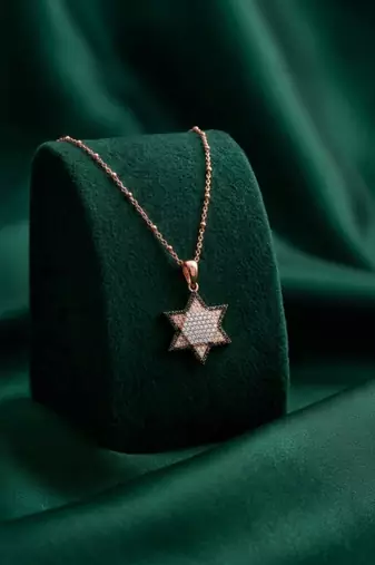 925 sterling silver rose gold-plated star pendant necklace with pav?? crystal detailing for women