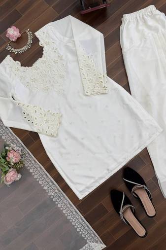 Natural crepe farshi salwar suit with organza dupatta