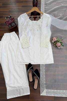 Natural crepe farshi salwar suit with organza dupatta 4