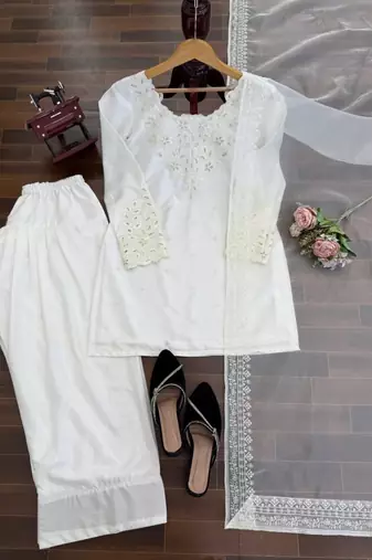 Natural crepe farshi salwar suit with organza dupatta