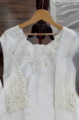 Natural crepe farshi salwar suit with organza dupatta