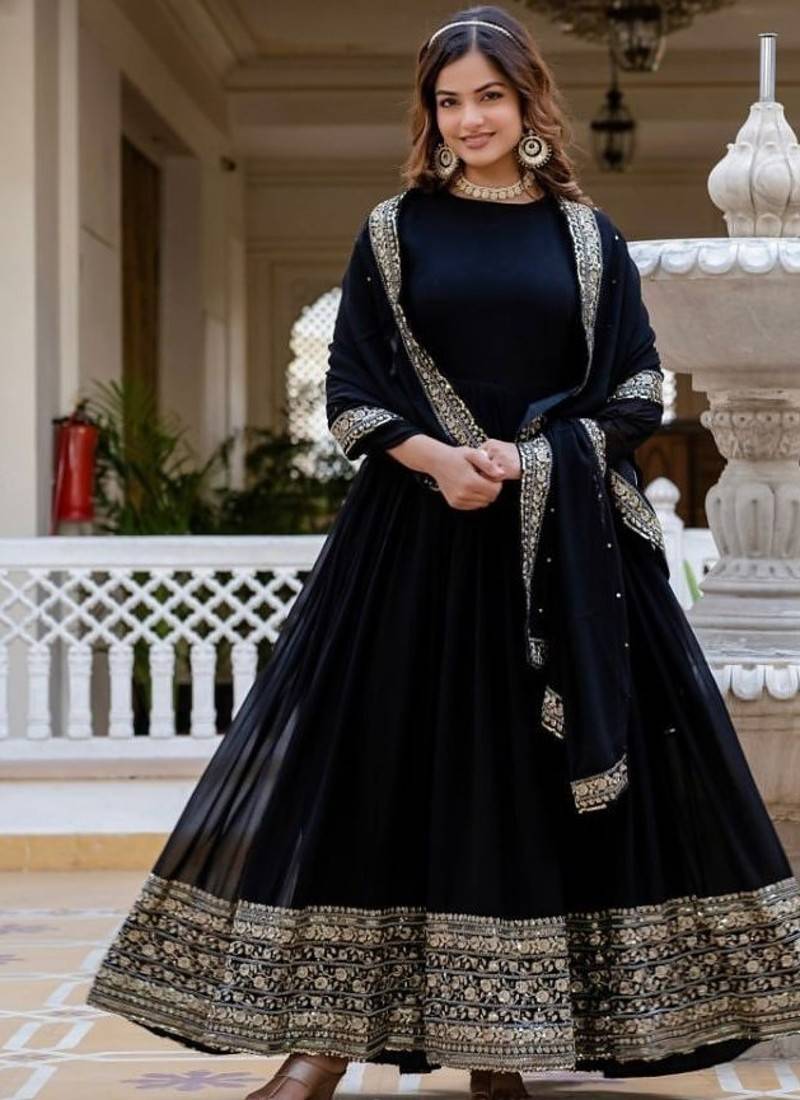 Elegant black faux blooming gown & sequins dupatta