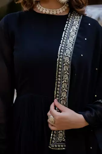 black sequins embroidered faux blooming gown