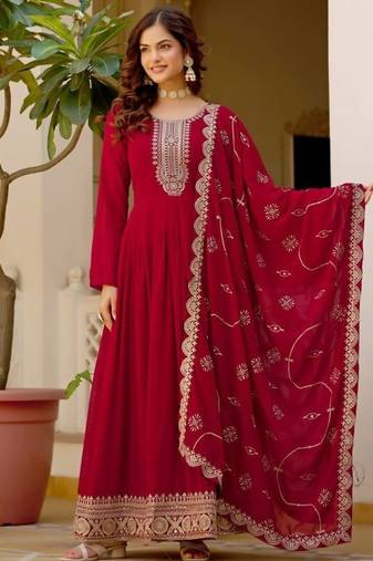 Maroon faux blooming gown with sequins embroidery