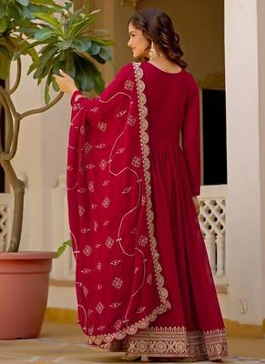 Maroon faux blooming gown with sequins embroidery 4