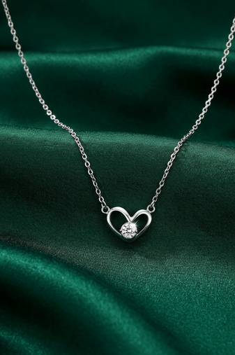 925 sterling silver heart pendant necklace with sparkling stone for women
