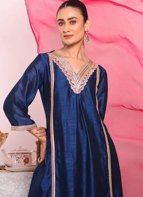 Blue art silk embroidered suit 3