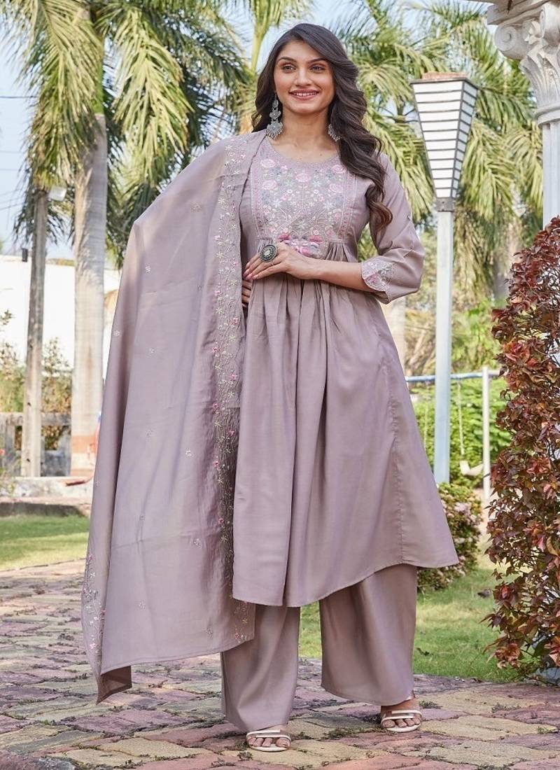 Grey embroidered kurta pant set with silk dupatta party wear