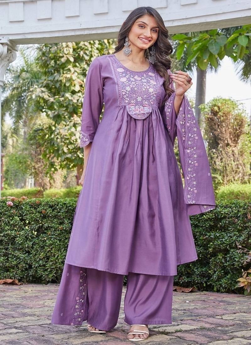 Purple embroidered kurta pant set with silk dupatta party wear