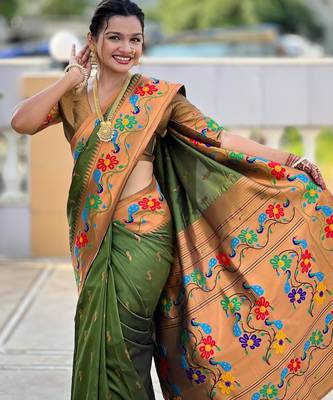 Mehendi elegant art silk woven saree with rich zari border 3