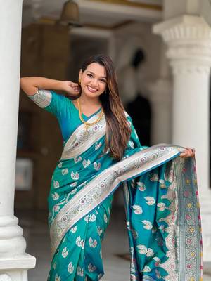 Rama green elegant art silk woven saree with rich zari border 3