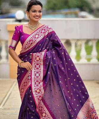Magenta elegant art silk woven saree with rich zari border 4