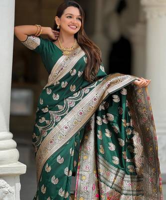 Green elegant art silk woven saree with rich zari border 3