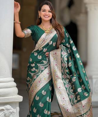 Green elegant art silk woven saree with rich zari border 4