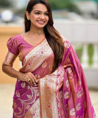 Pink elegant art silk woven saree with rich zari border 4
