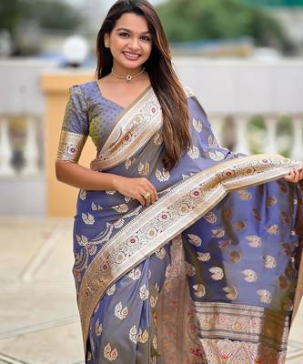 Grey elegant art silk woven saree with rich zari border 4