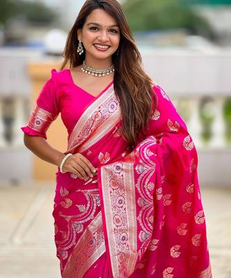 Pink elegant art silk woven saree with rich zari border 4